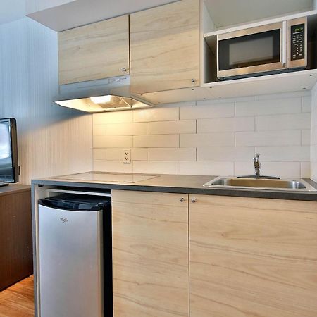 Hotel Newstar Монреаль Экстерьер фото